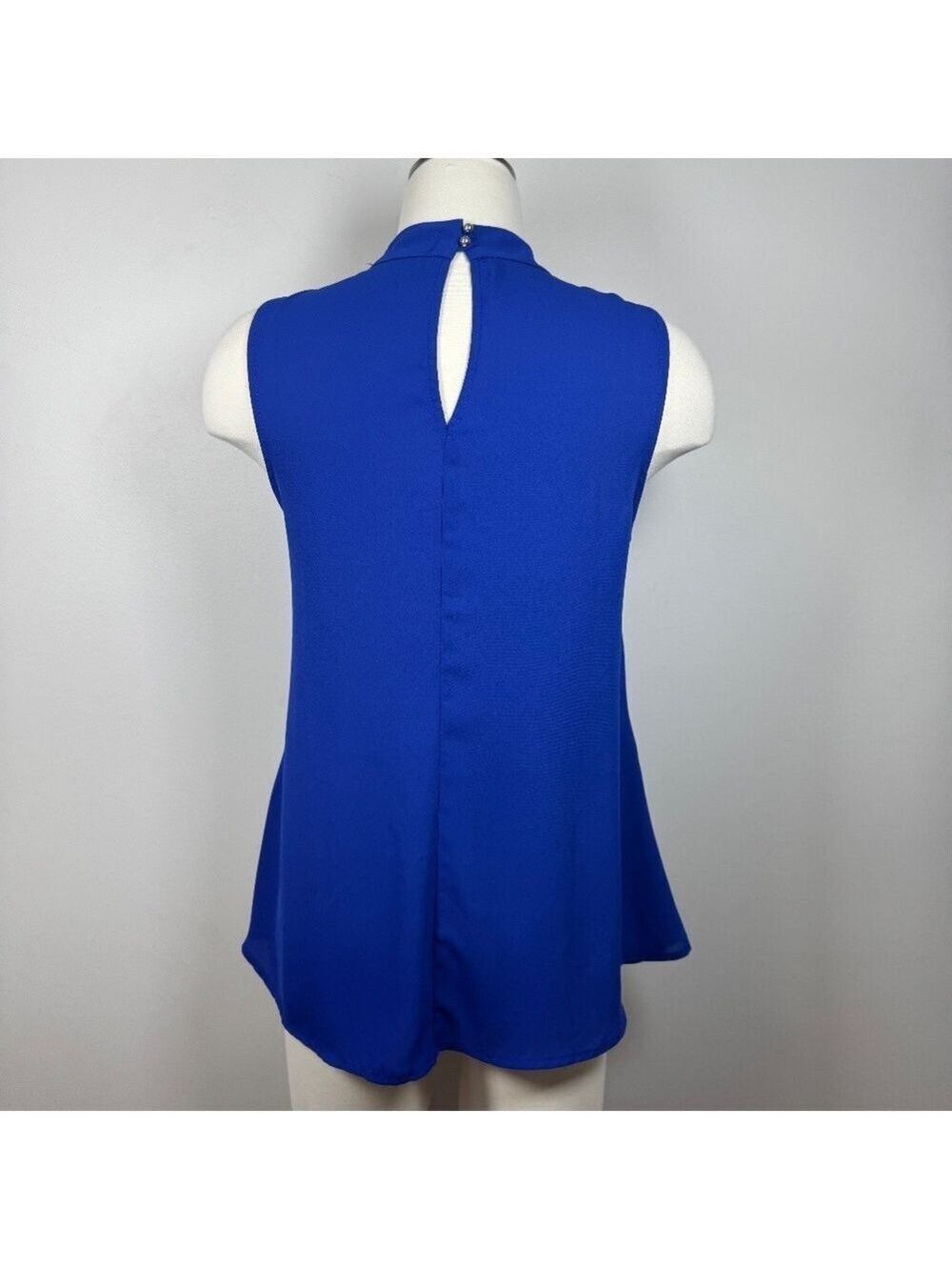 lip slide Elegant Blue Sleeveless Blouse flowy size Small - Picture 2 of 7